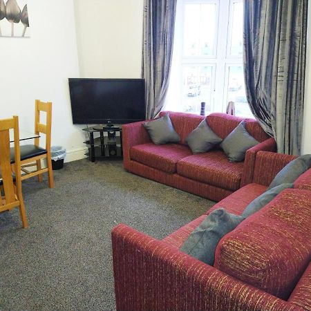 Derwent Street Apartment 2 - Self Contained - 2 Bed Self Catering Apartment Вёкингтон Экстерьер фото