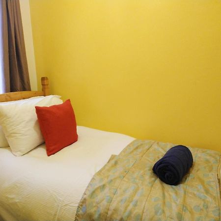 Derwent Street Apartment 2 - Self Contained - 2 Bed Self Catering Apartment Вёкингтон Экстерьер фото