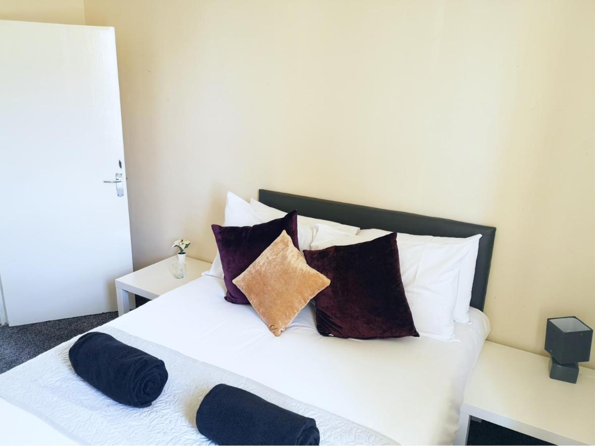 Derwent Street Apartment 2 - Self Contained - 2 Bed Self Catering Apartment Вёкингтон Экстерьер фото