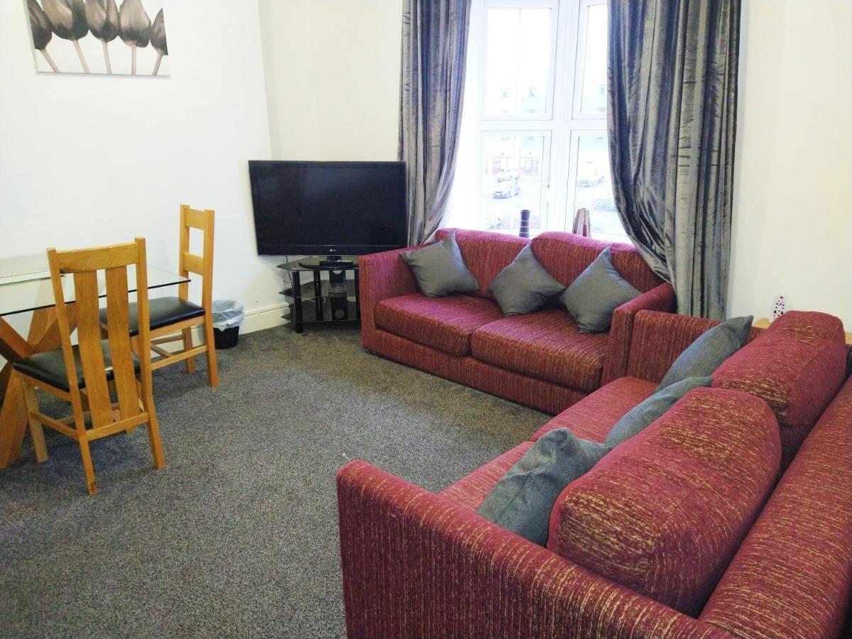 Derwent Street Apartment 2 - Self Contained - 2 Bed Self Catering Apartment Вёкингтон Экстерьер фото